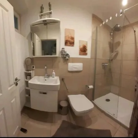 Lejlighed Modernes Mit Pool Und Sauna
