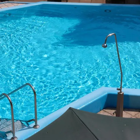 Modernes Mit Pool Und Sauna Apartamento *