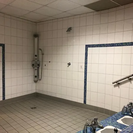 Modernes Mit Pool Und Sauna